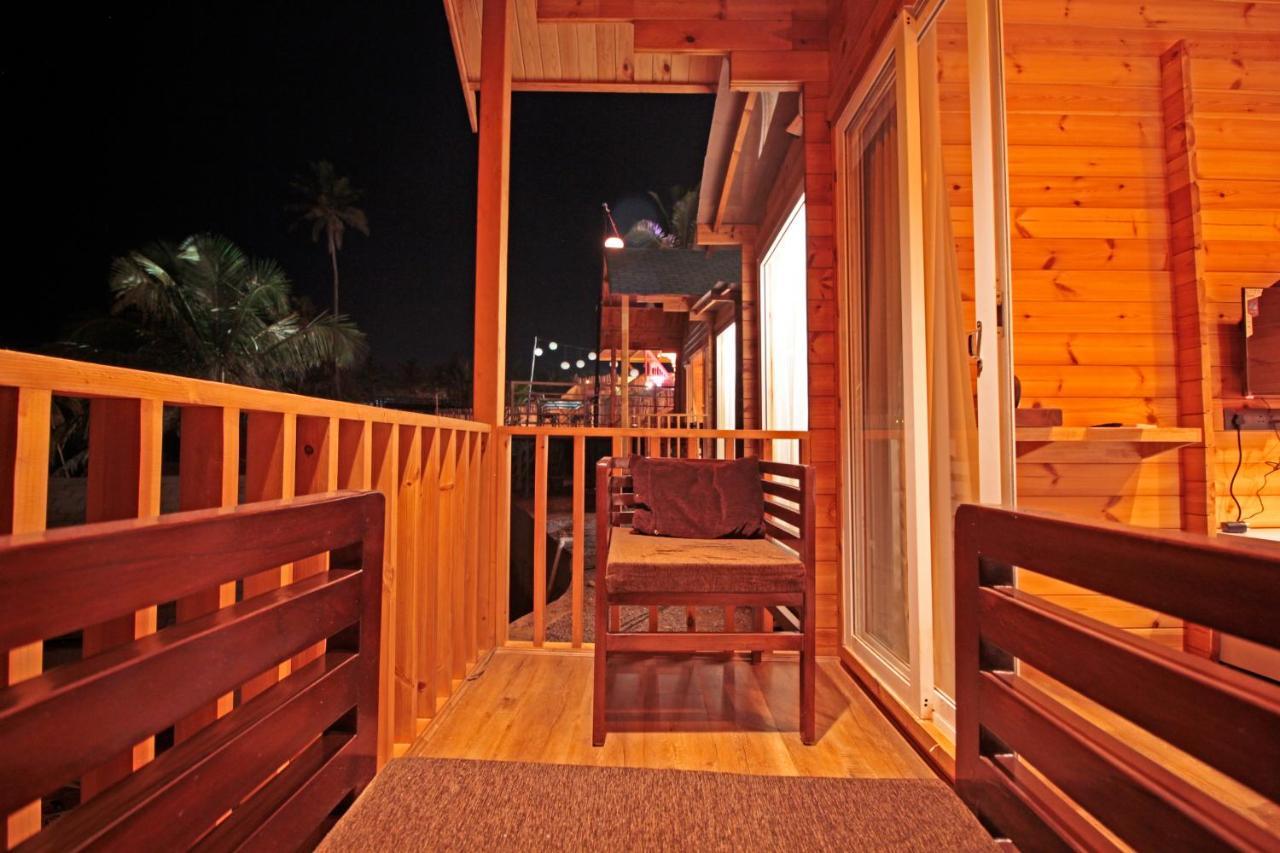 Larive Beach Resort Vagator Exterior foto